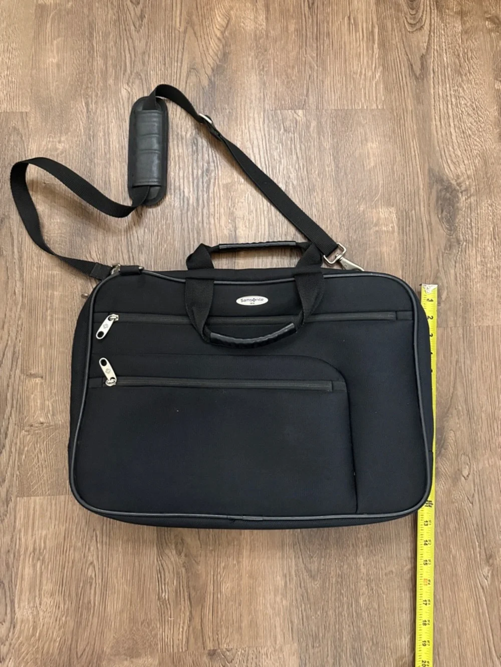 Samsonite Black Laptop Bag with Shoulder Strap and Dual Front Pockets